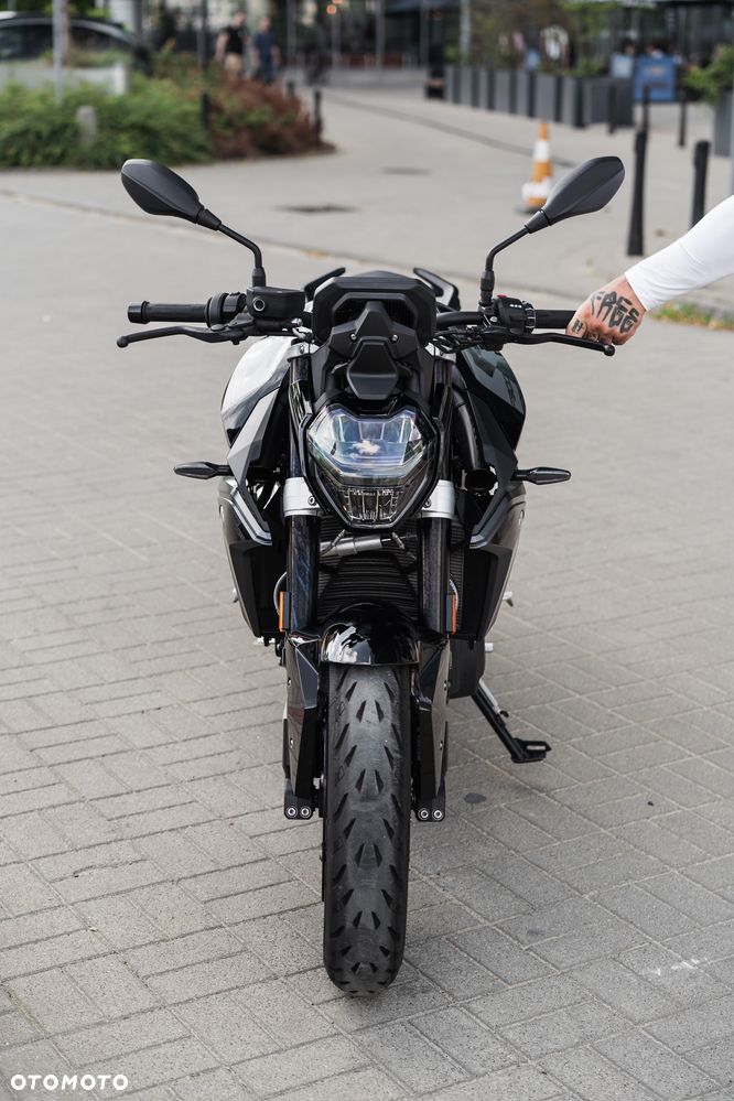 BMW F - 15