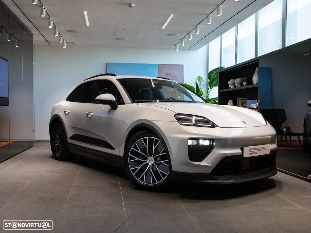 Porsche Macan Electric 4 - 8