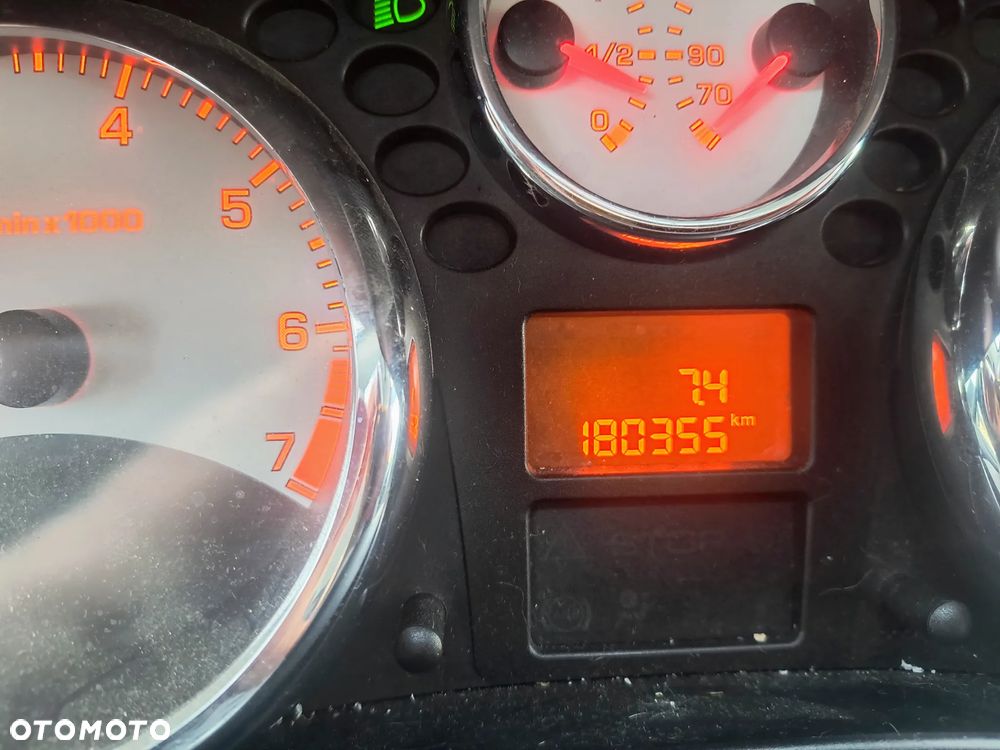 Peugeot 207 1.4 16V Trendy - 10