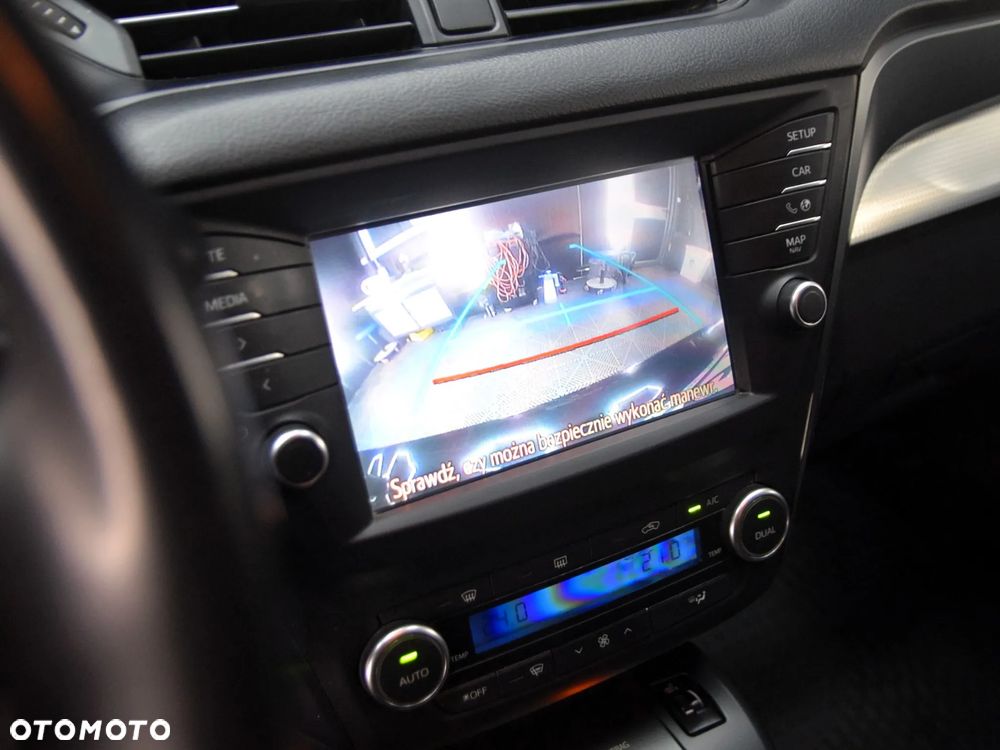 Toyota Avensis 2.0 D-4D Premium - 23