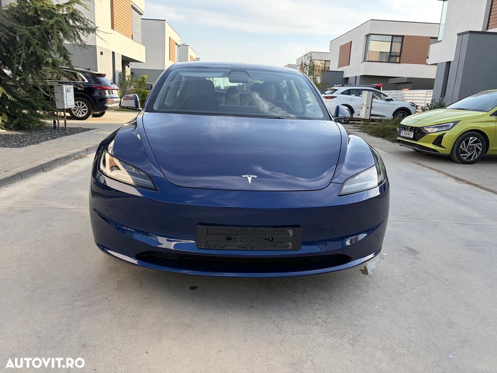 Tesla Model 3 2024 photo 3