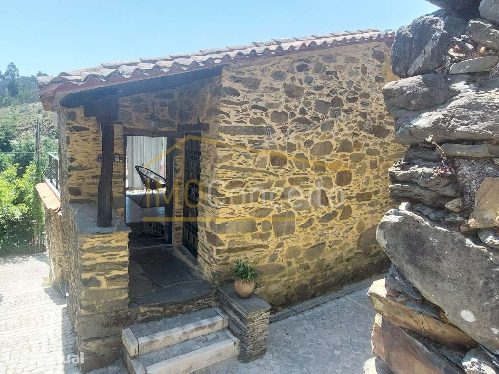 Alojamento local|| Moradia T3|| 2 pisos|| Castanheira de pera|| - Grande imagem: 4/42