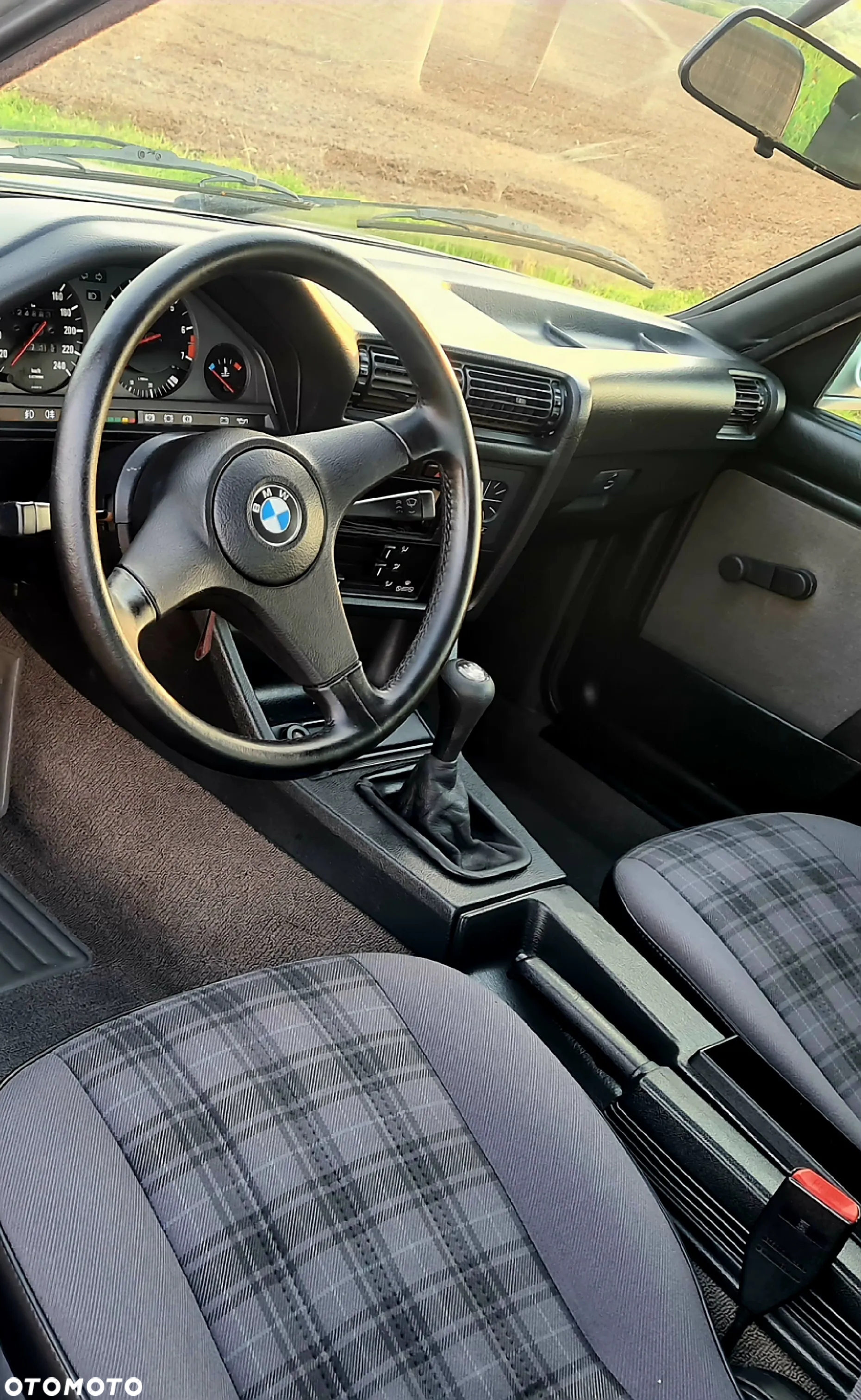 BMW Seria 3 318is - 27