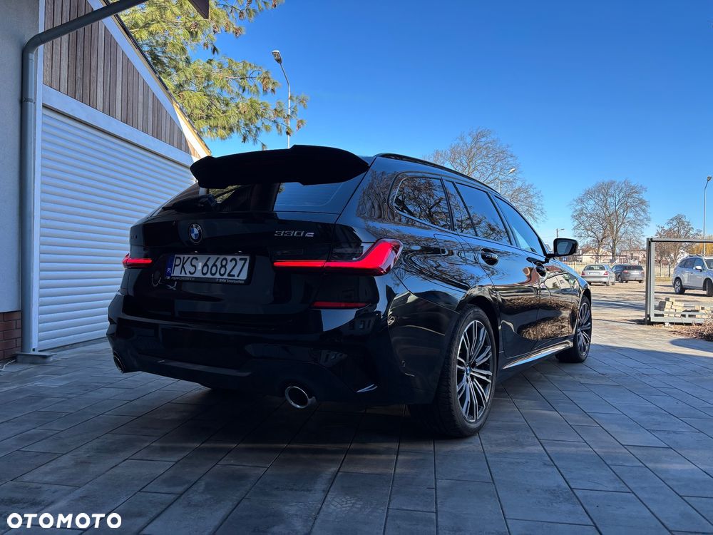 BMW Seria 3 330e xDrive M Sport - 9
