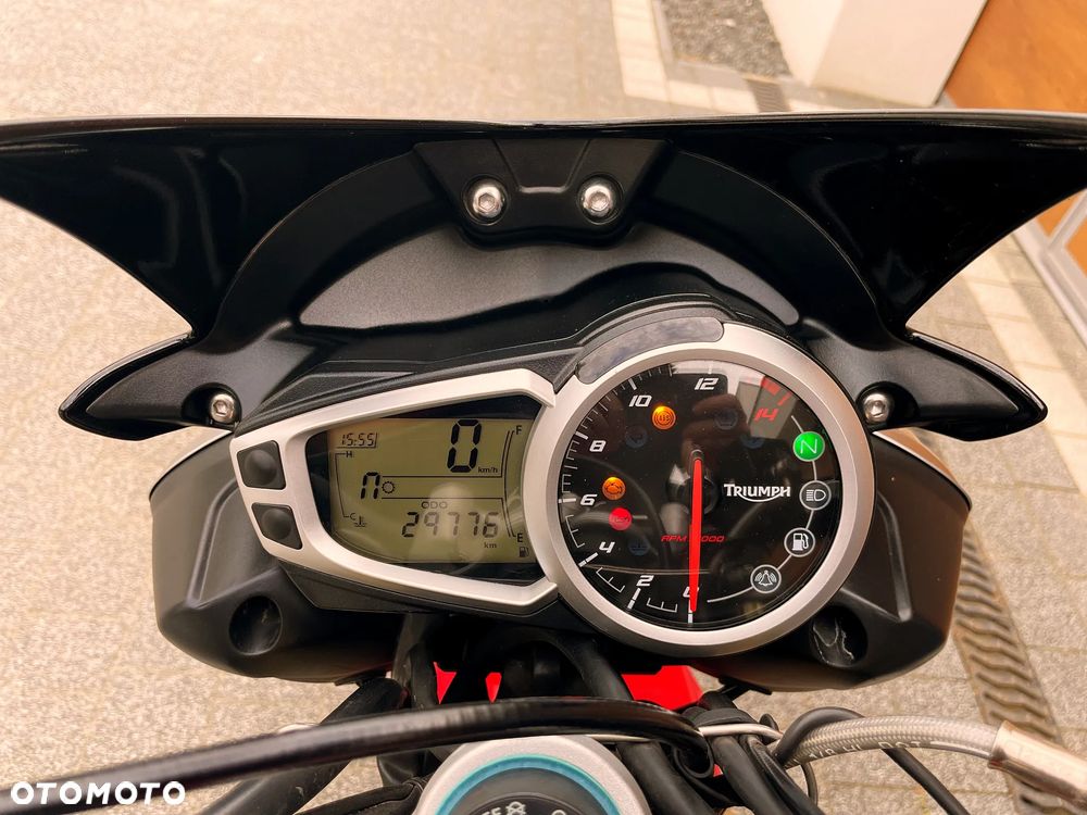 Triumph Street Triple - 8