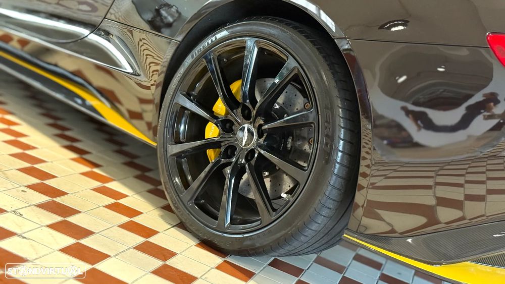 Aston Martin Vanquish S Coupe - 13