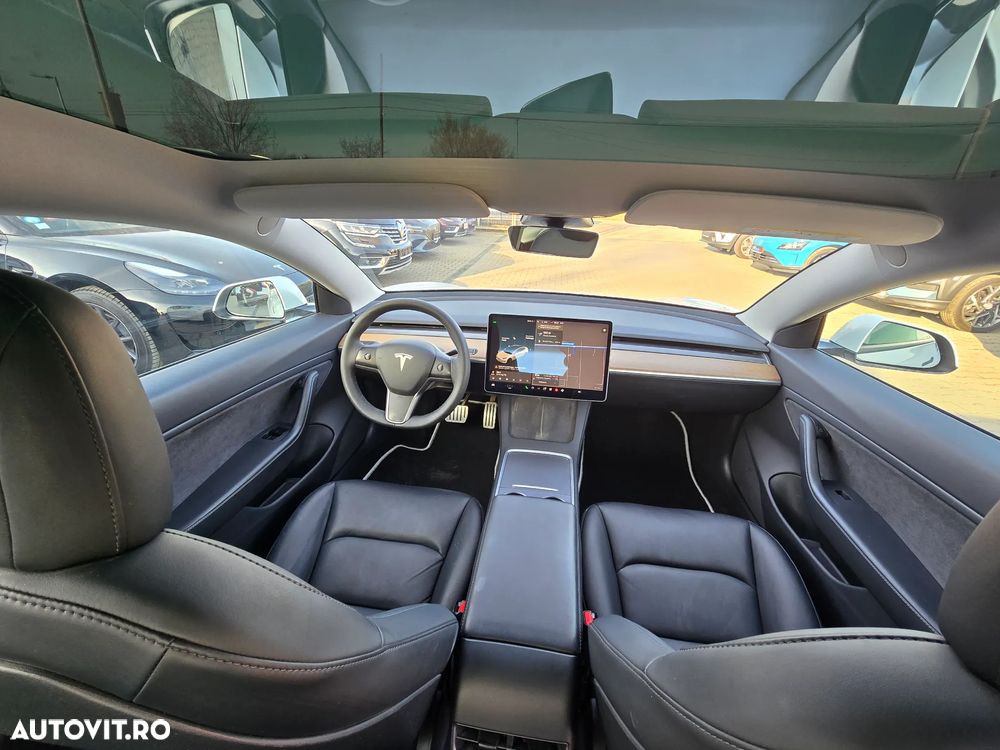 Tesla Model 3 - 11