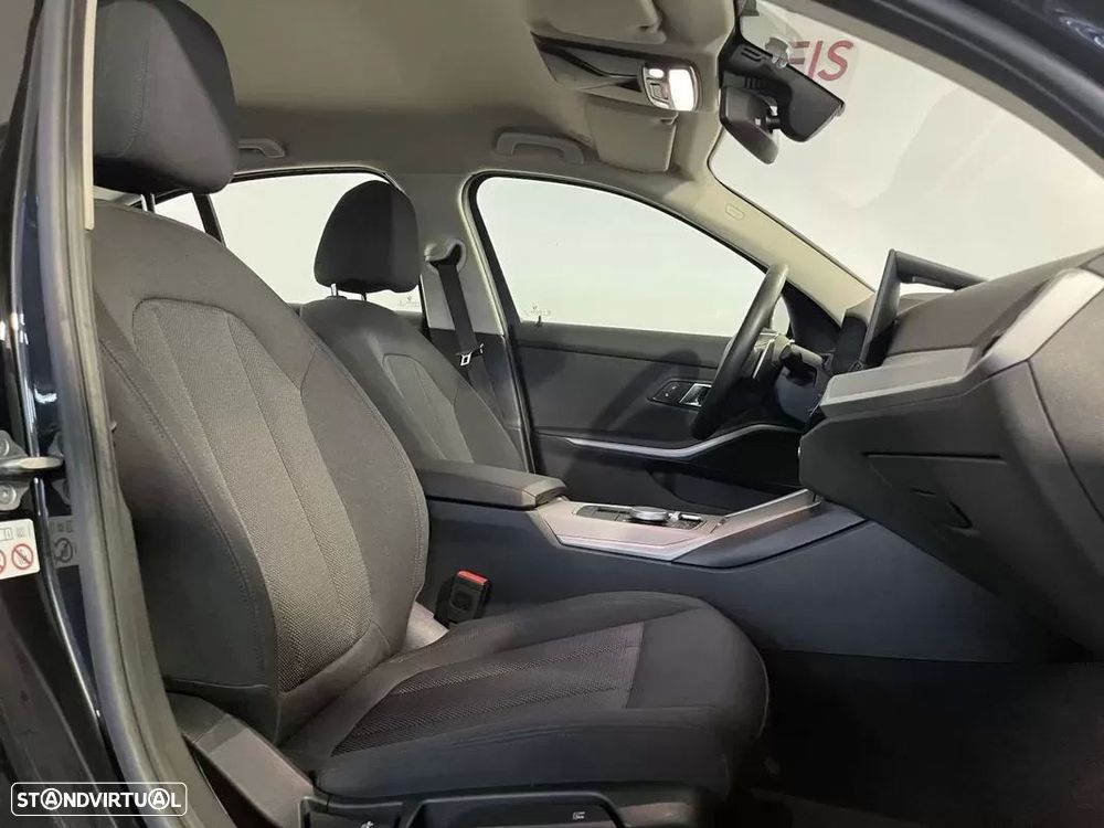 BMW 320 e Auto - 17