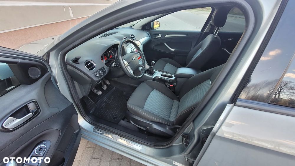 Ford Mondeo 2.0 Platinium X - 17