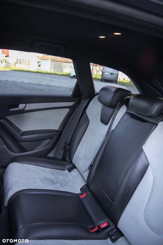 Audi S4 Avant - 30
