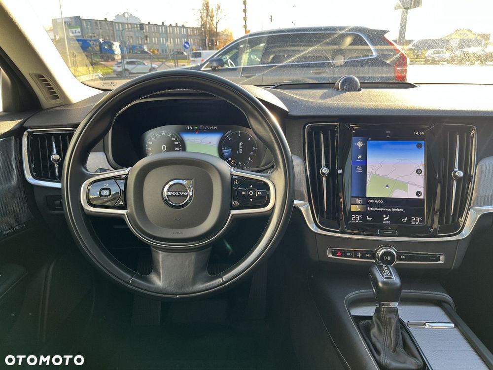 Volvo V90 Cross Country - 29