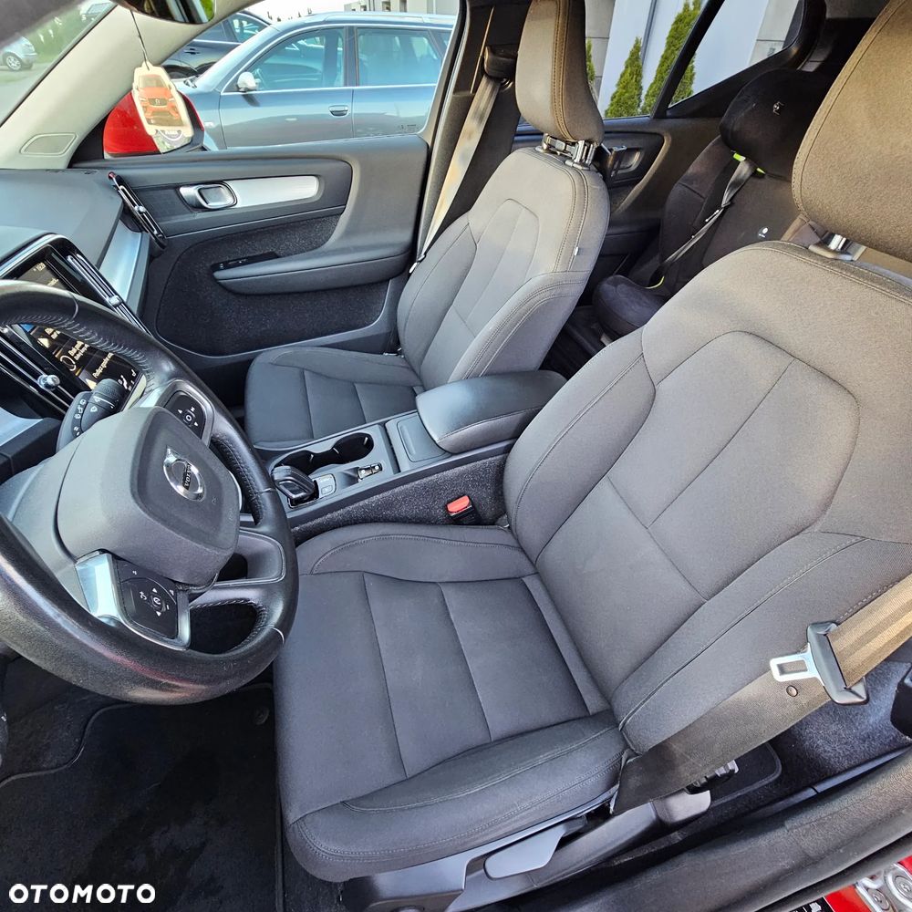 Volvo XC 40 T3 Momentum Pro - 23