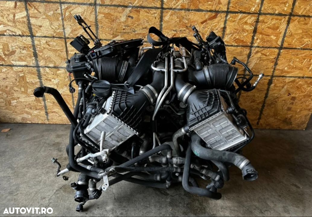 motor bmw M5 M6 F10 F06 F12 F13 V8 S63B44B S63 montat între 2012-2019 pe m5 F10 m6 F12 F06 F13 x5 f85 x6 F86 560hp motorul are 106000 km reali nu are defecte - 2