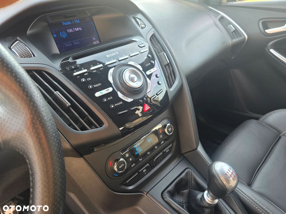 Ford Focus 2.0 EcoBoost ST - 19