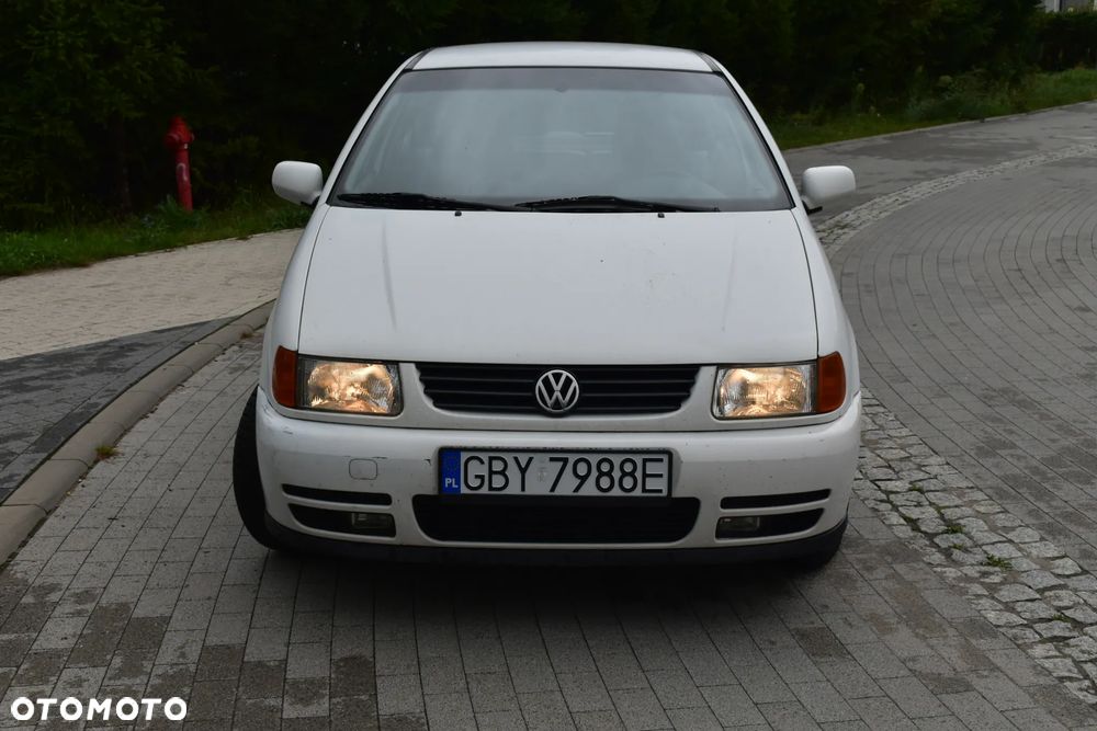 Volkswagen Polo 16V - 2