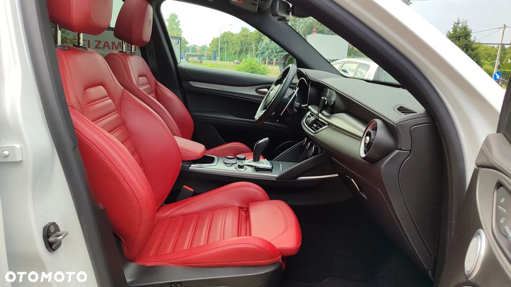 Alfa Romeo Stelvio 2.0 Turbo Veloce Q4 - 12