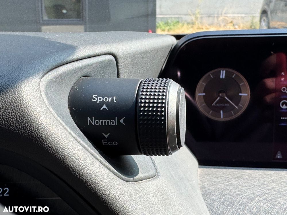 Lexus UX 300e Luxury Line - 18