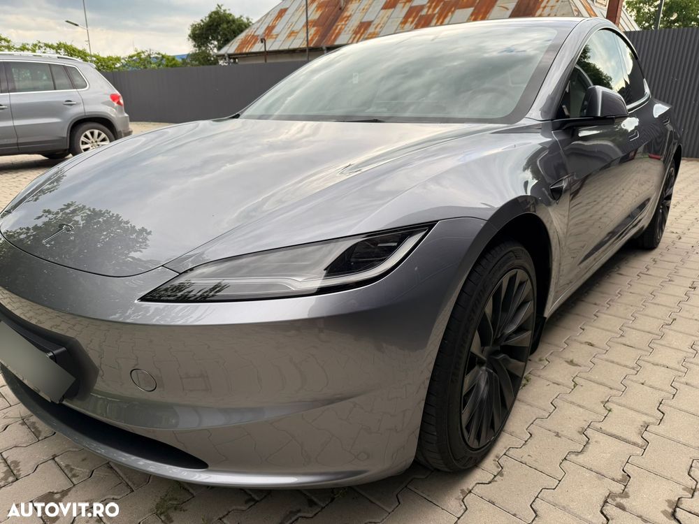 Tesla Model 3 - 6