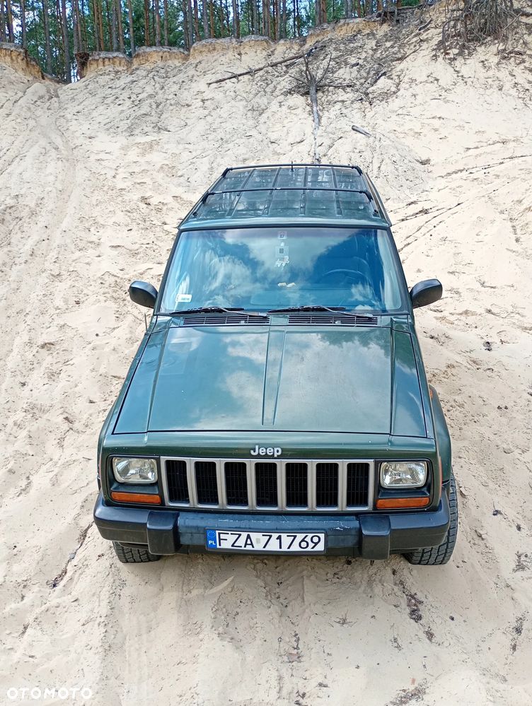Jeep Cherokee - 3