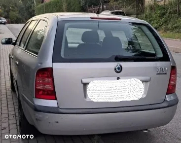Skoda Octavia 1.6 Ambiente - 3