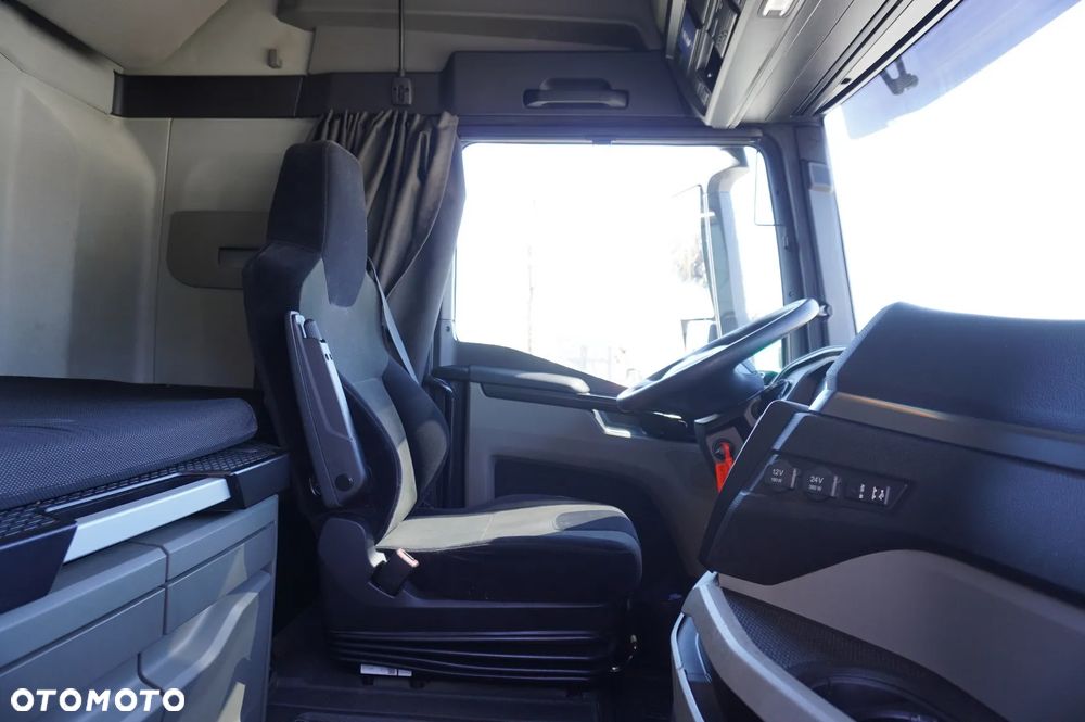 MAN TGX 28.510 6x2 / Kab. Sypialna / NOWE opony / DMC 65 t - 25