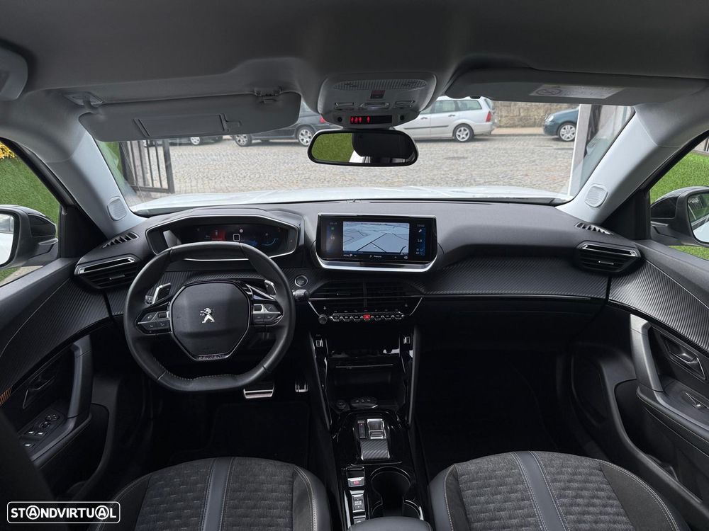 Peugeot 2008 1.2 PureTech Allure EAT8 - 10