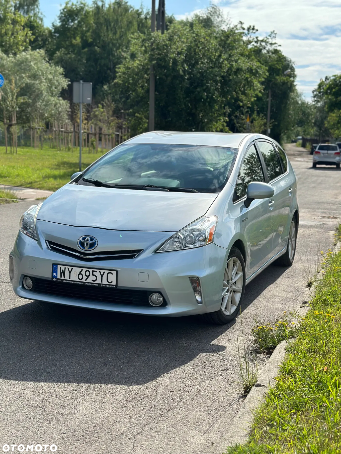 Toyota Prius+ (Hybrid) - 2