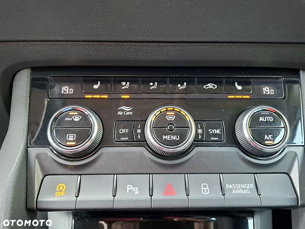 Skoda Karoq 1.5 TSI ACT GPF 4x2 Style DSG - 25