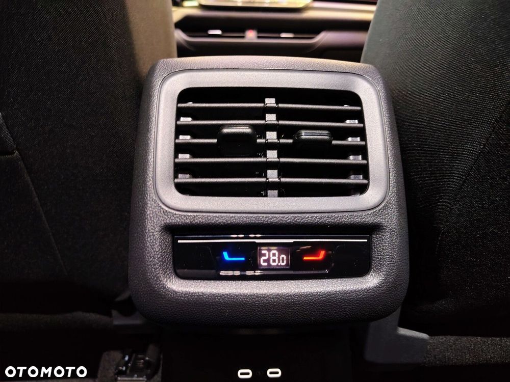 Volkswagen T-Roc - 28