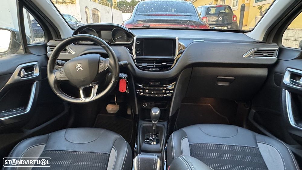 Peugeot 2008 1.2 PureTech Allure EAT6 - 20