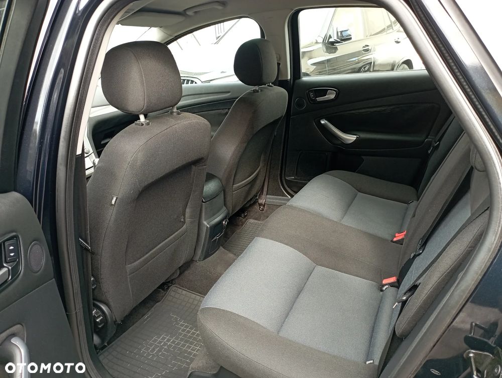 Ford Mondeo 1.6 Trend - 11