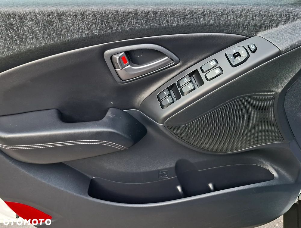 Hyundai ix35 1.6 2WD Fifa World Cup Edition - 25