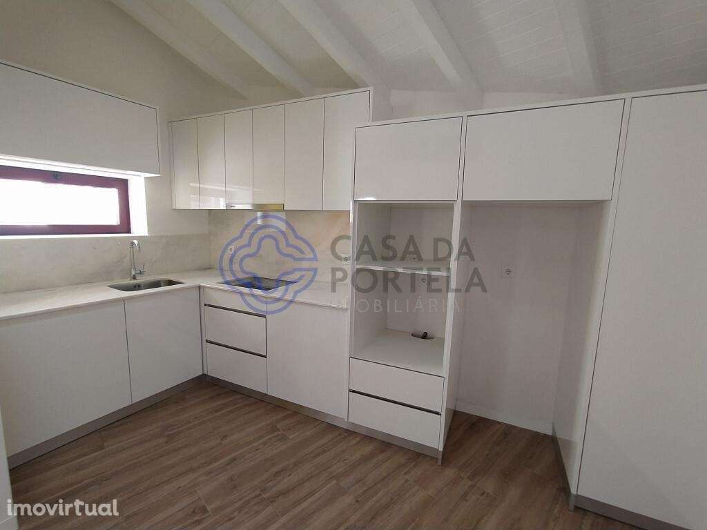 Casa de aldeia T2+1 recuperada e anexo próximo da cidade de Tomar no c - Grande imagem: 2/30