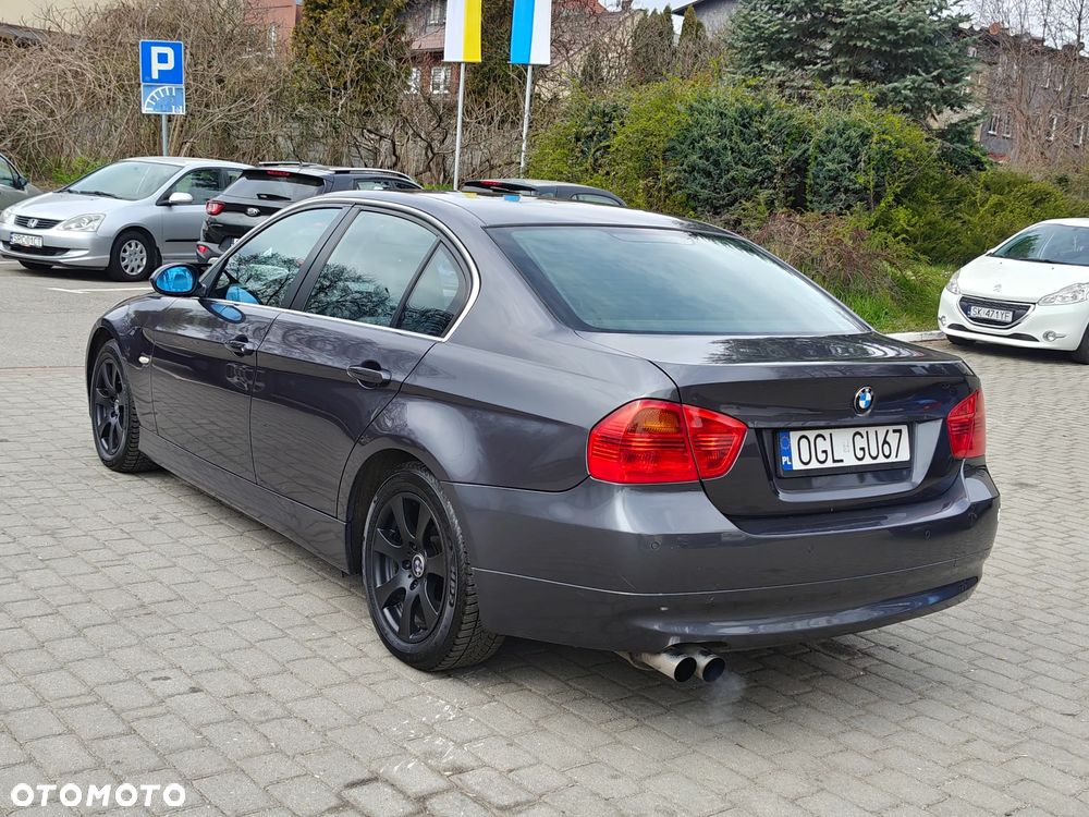 BMW Seria 3 325i - 16