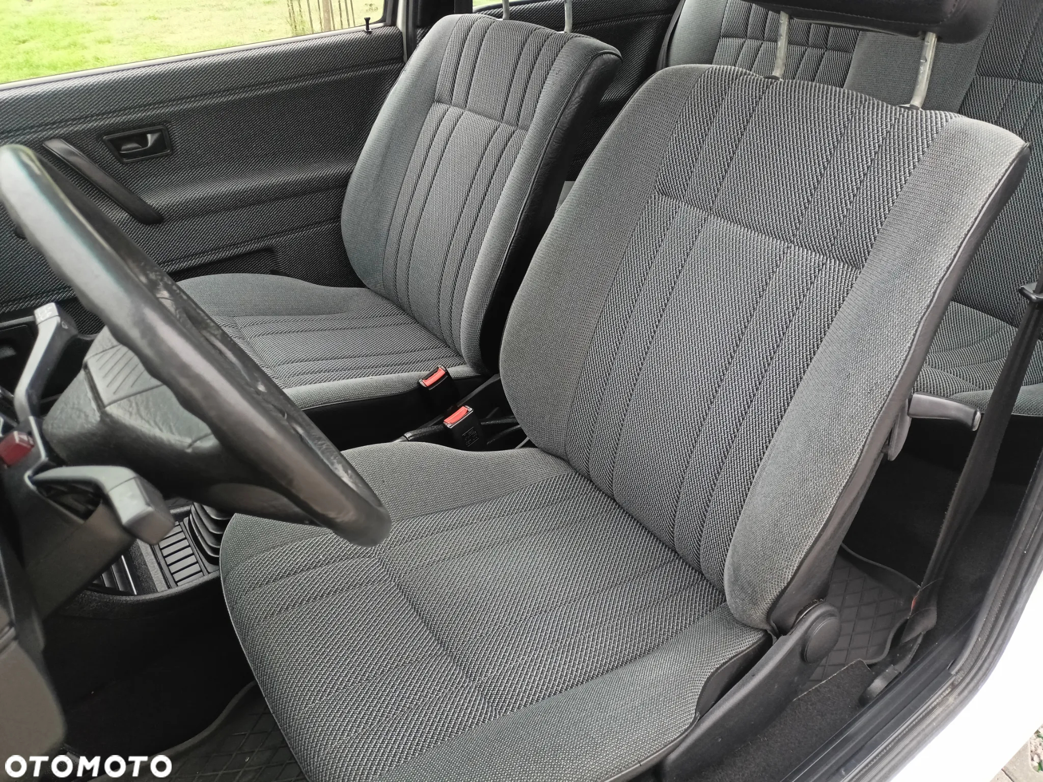 Volkswagen Golf 1.6 CL - 36