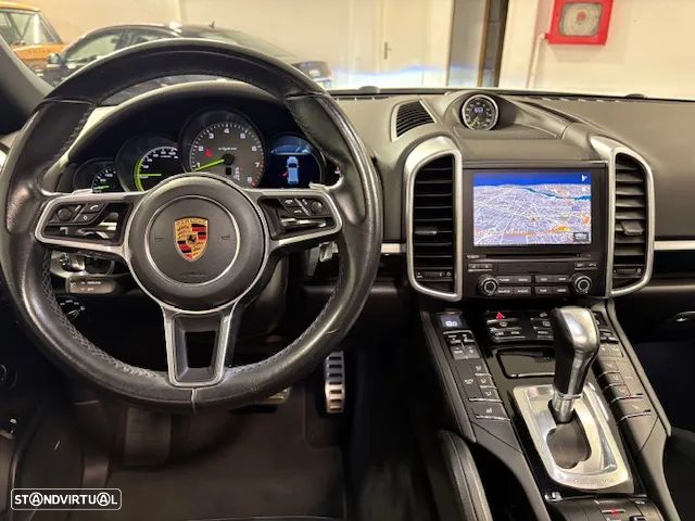 Porsche Cayenne S E-Hybrid Platinum Edition - 32