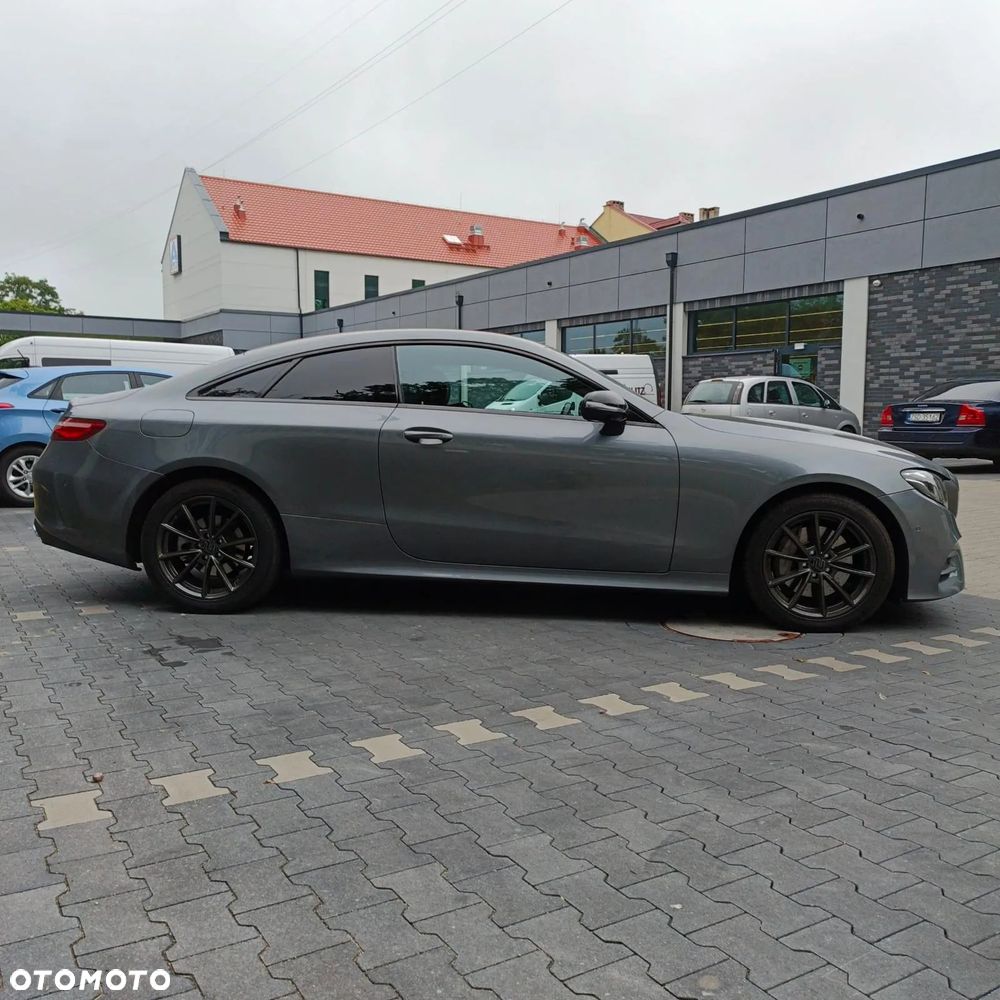 Mercedes-Benz Klasa E 300 d Coupe 9G-TRONIC - 5