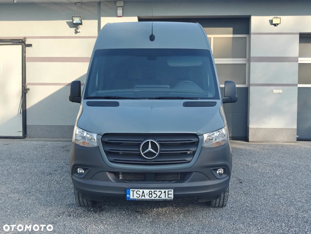 Mercedes-Benz Sprinter - 2
