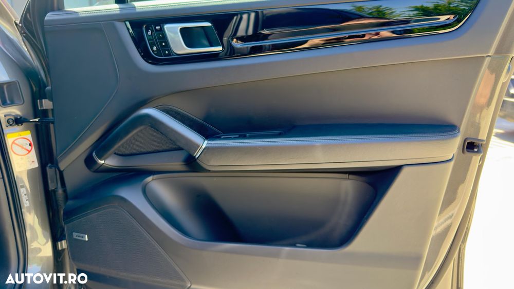 Porsche Cayenne Coupe - 25