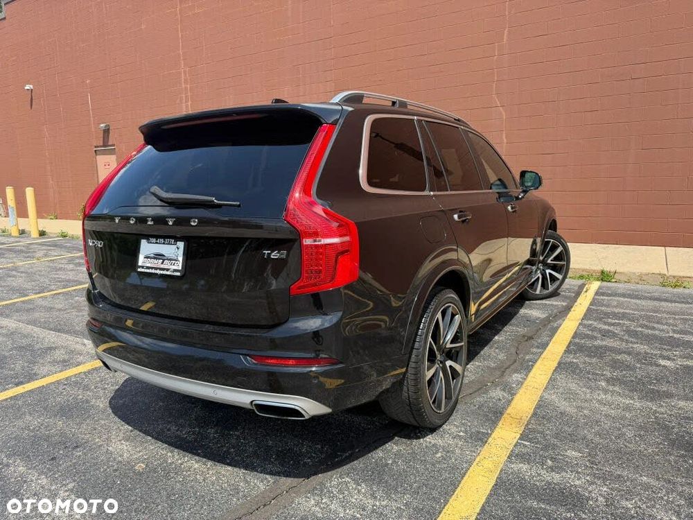 Volvo XC 90 - 9