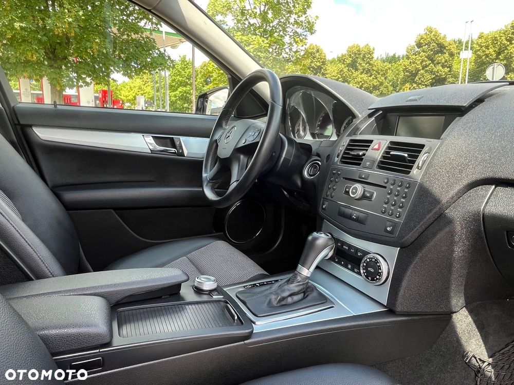 Mercedes-Benz Klasa C 180 Kompressor Automatik BlueEFFICIENCY Avantgarde - 27