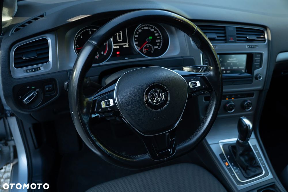 Volkswagen Golf 1.6 BlueTDI DSG Comfortline - 39