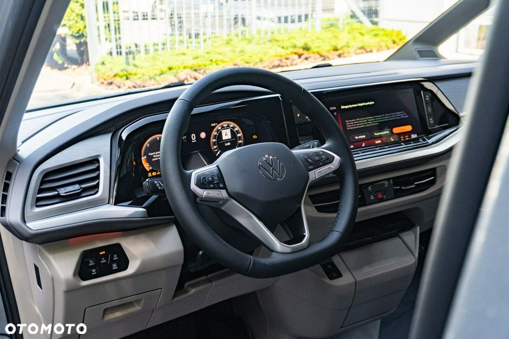 Volkswagen Multivan - 11