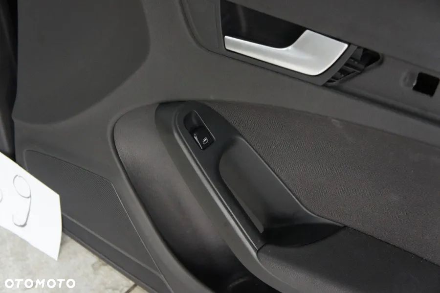 NR 39 Boczki drzwi do AUDI A4 B8 wstawki materiałowe - 3