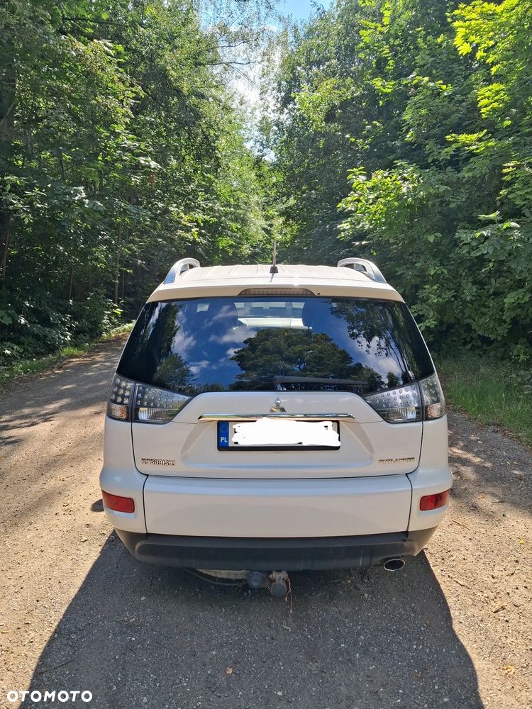 Mitsubishi Outlander 2.0 2WD - 2