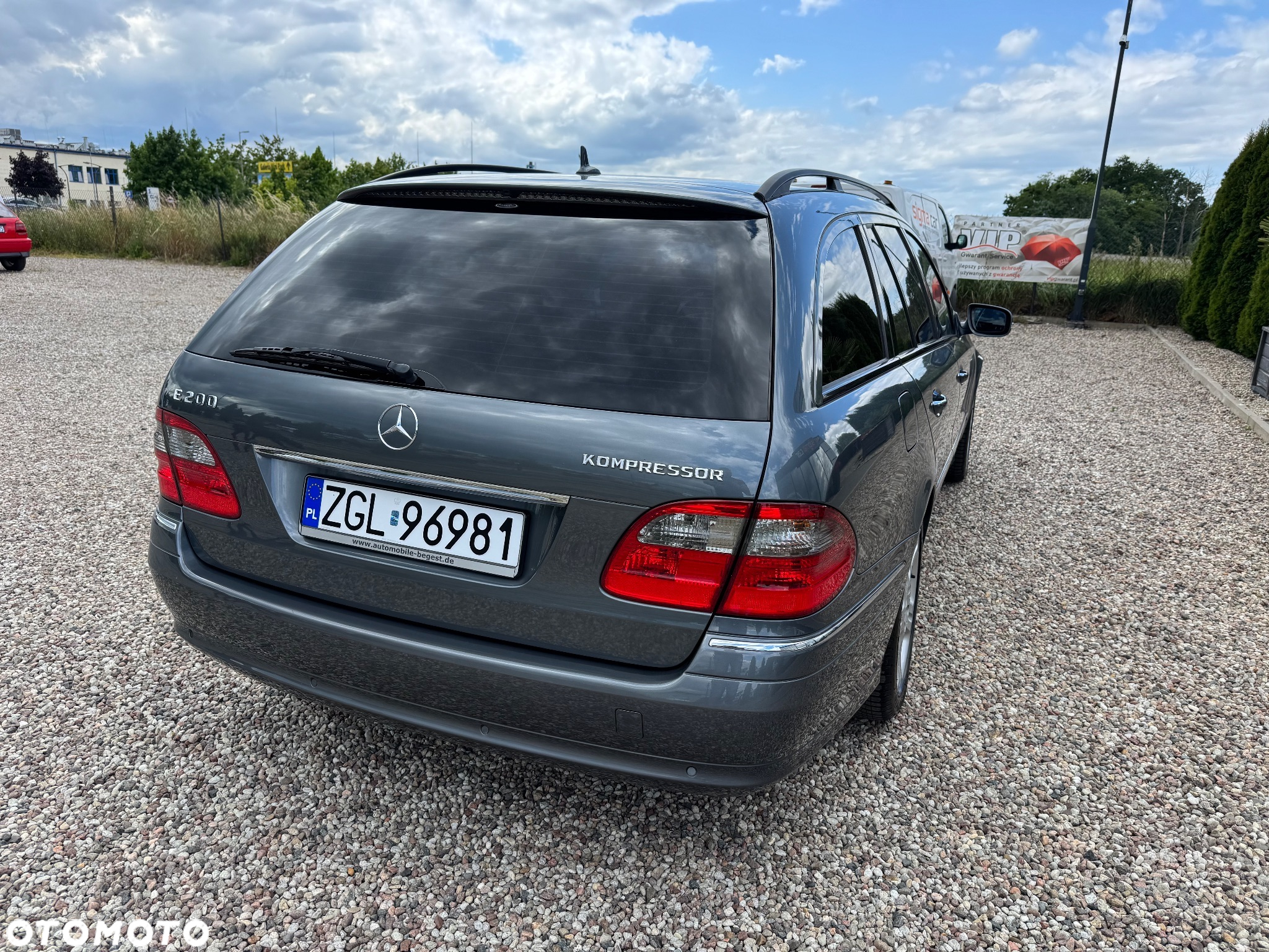 Mercedes-Benz Klasa E 200 T Kompressor Automatik Avantgarde - 17