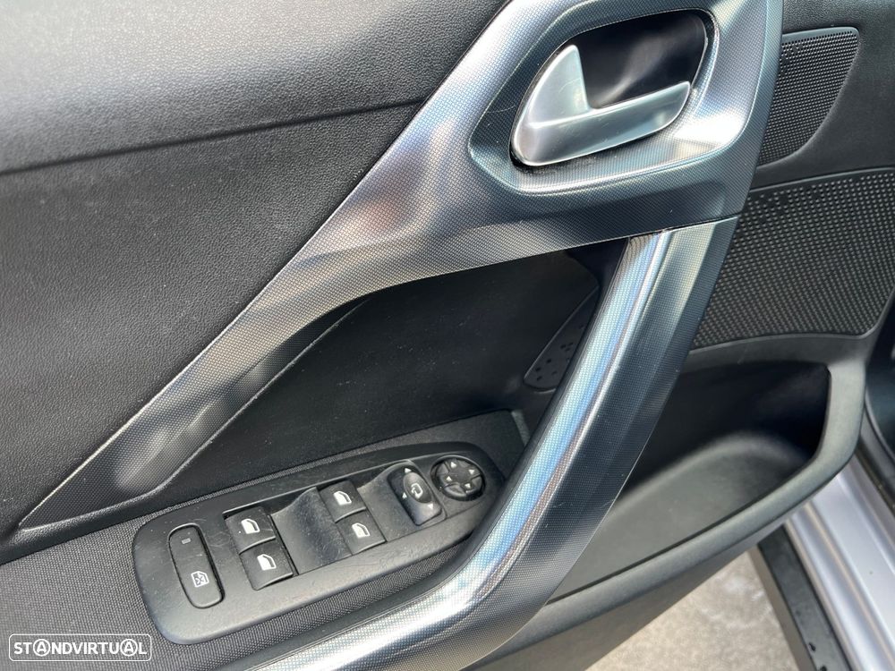 Peugeot 2008 1.6 e-HDi Allure - 13