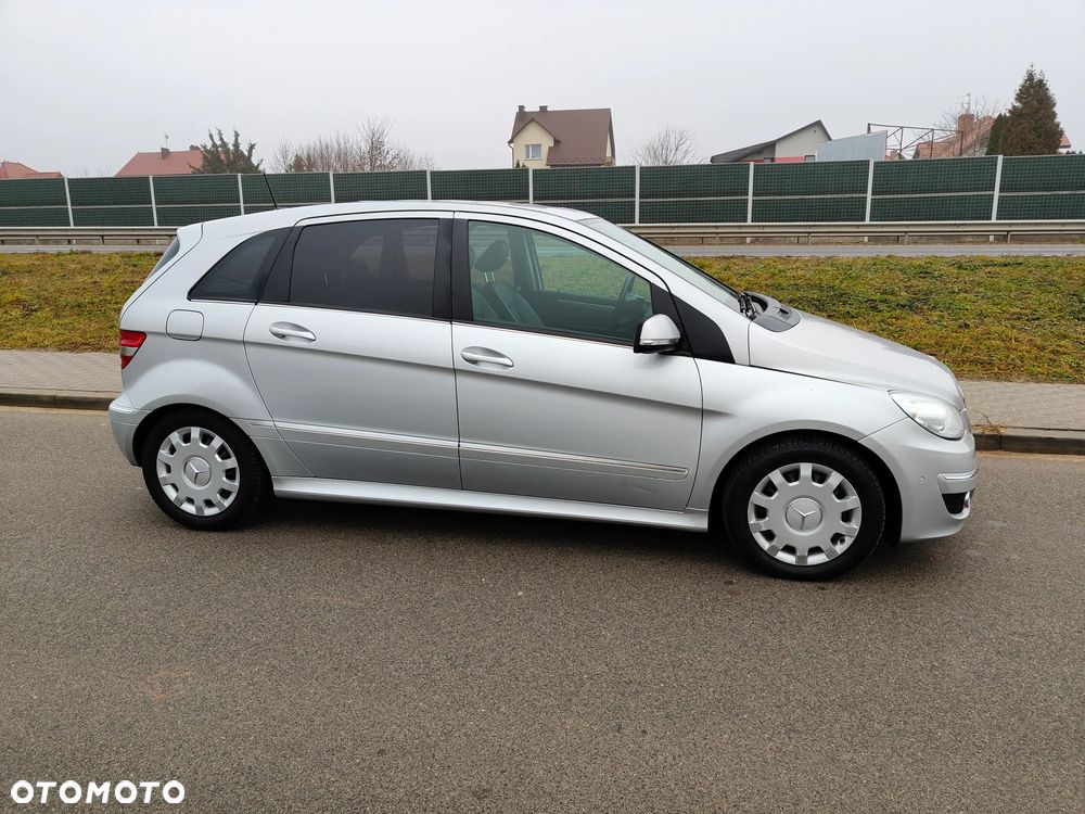 Mercedes-Benz Klasa B 180 CDI Special Edition - 26