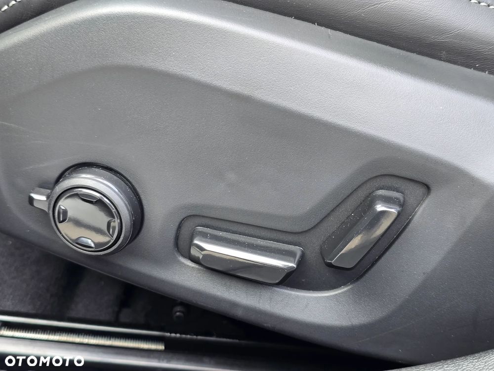 Volvo S60 T8 Recharge AWD Ultimate Dark - 13