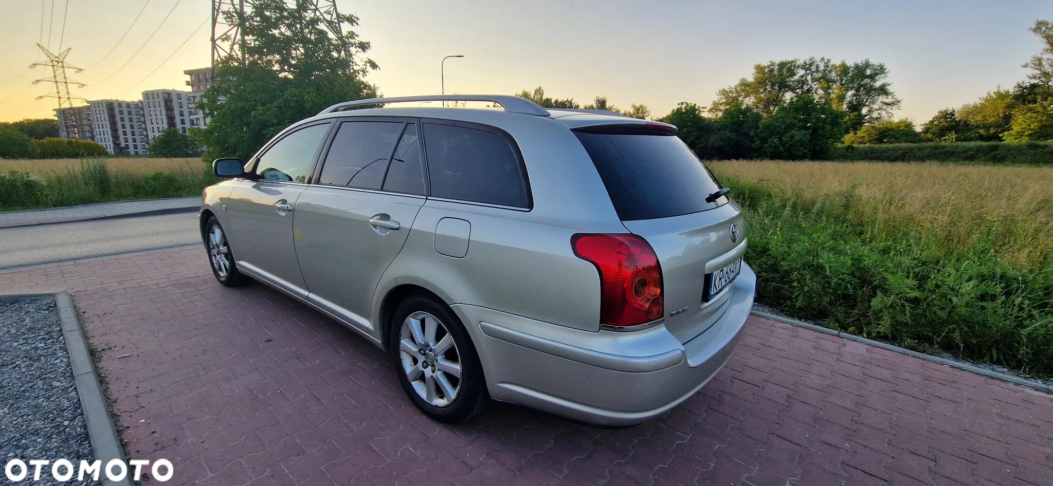 Toyota Avensis - 2
